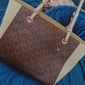 Micheal Kors Handbag